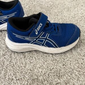 ASICS Kids Blue Sneakers with White Accents